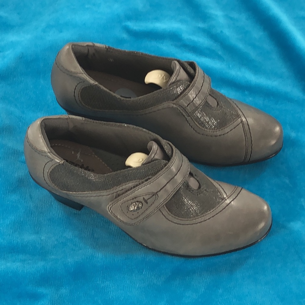 Earth Grey Slip On Ankle Boots sz 7 NWT - Picture 2 of 7